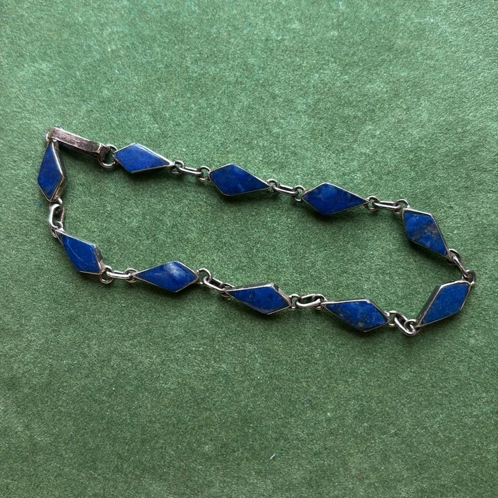 Elegant Lapis and Silver Bracelet - Picture 2 of 9